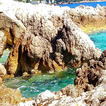 Dom Lovrenko アパート *