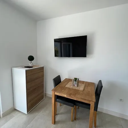 アパート Dom Lovrenko