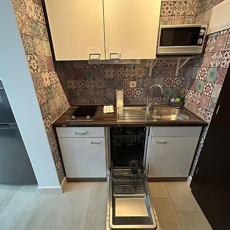 Dom Lovrenko 公寓 米利尼