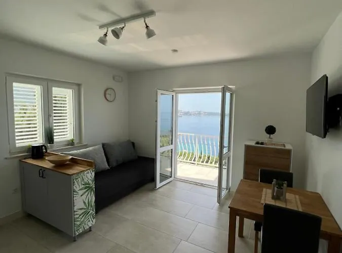 公寓 Dom Lovrenko *