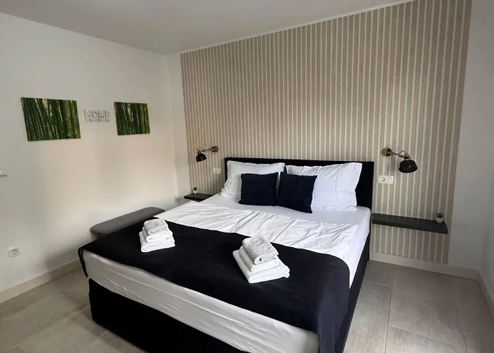 公寓 Dom Lovrenko *