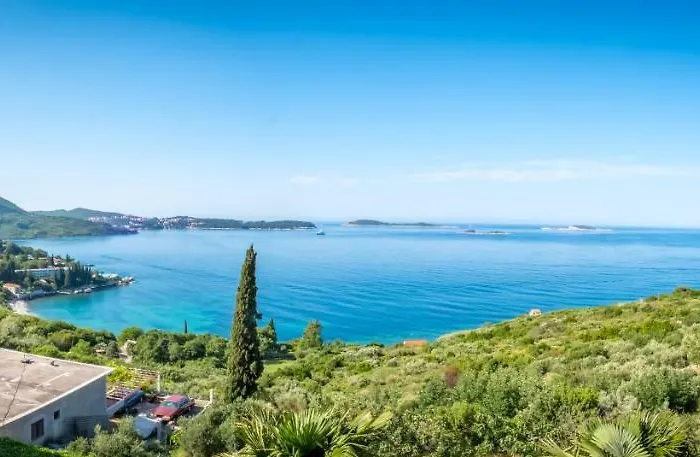 Dom Lovrenko 公寓 *